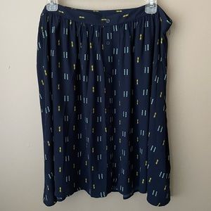 Size 16 XL plus. LOFT navy patterned skirt with front buttons, lining